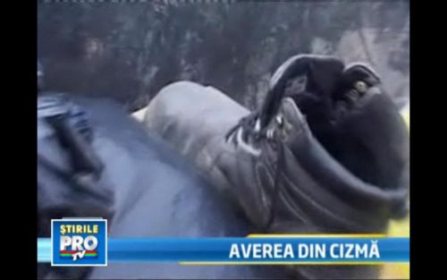 Ce ati face daca ati gasi o cizma plina cu Euro? :))