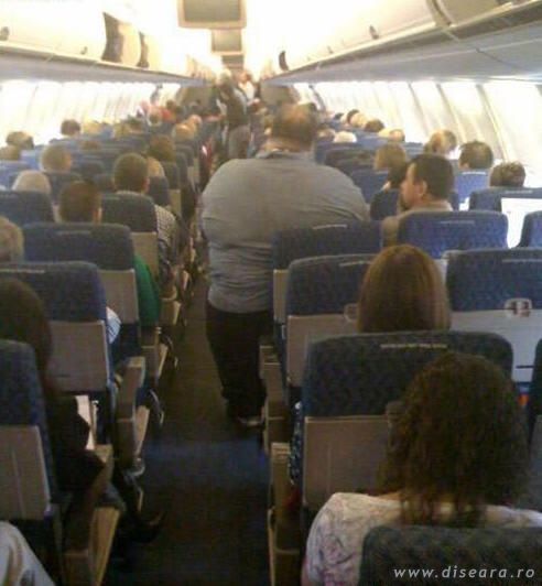 Pasagerii obezi vor plati dublu pentru un bilet pe rutele Air France KLM Pasagerii obezi vor plati dublu pentru un bilet pe rutele Air France KLM