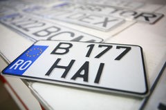 JOS nu este voie, dar SUS este voie... COW nu-i voie, dar BOU este permis... JOS nu este voie, dar SUS este voie... COW nu-i voie, dar BOU este permis...