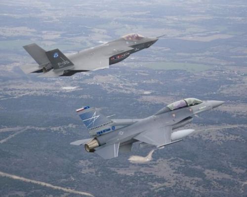 24 avioane F-16 second hand vor parcurge axa Washington - Londra - Bucuresti in schimbul unui miliard de euro