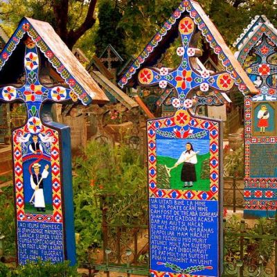 Cimitirul Vesel Sapanta: ce versuri ati scrie pe-al vostru loc ?