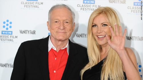 Mr. Playboy, Hugh Hefner, s-a logodit cu o fosta "playmate" de 24 de ani Mr. Playboy, Hugh Hefner, s-a logodit cu o fosta "playmate" de 24 de ani