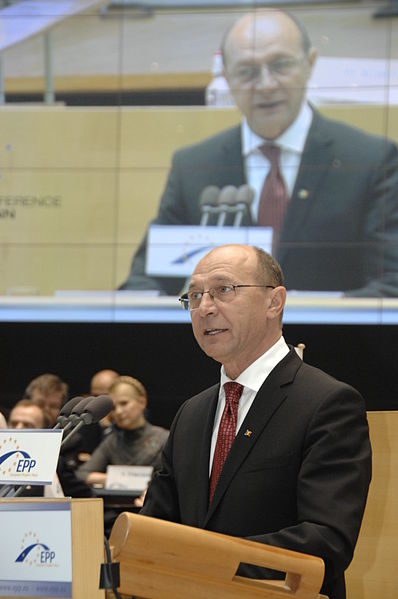 Basescu: cel mai inteligent, fermecator si drept presedinte pe care l-a avut Romania pana acum!