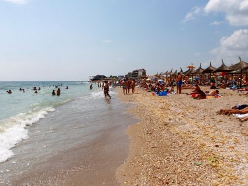 WTF ?! Hotelierii de pe litoral nu îşi doresc turişti străini pentru că... WTF ?! Hotelierii de pe litoral nu îşi doresc turişti străini pentru că...