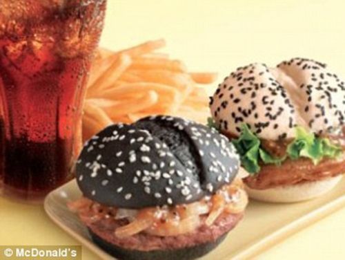 Noul produs McDonald's din China: Hamburger alb sau negru