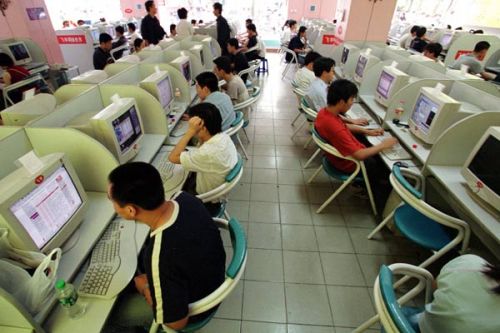 Internet cafe vs. PC at home
