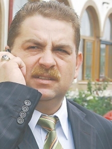 Omul de afaceri de etnie rroma Ninel Constantin Potirca va candida la presedintie Omul de afaceri de etnie rroma Ninel Constantin Potirca va candida la presedintie