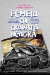 Femeia cu cravata neagra