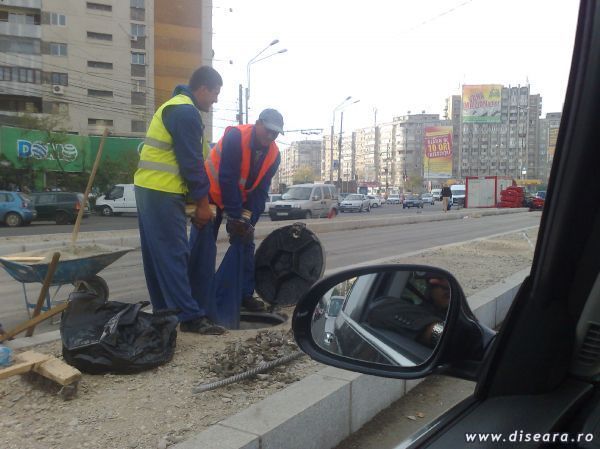 Workers at Obor