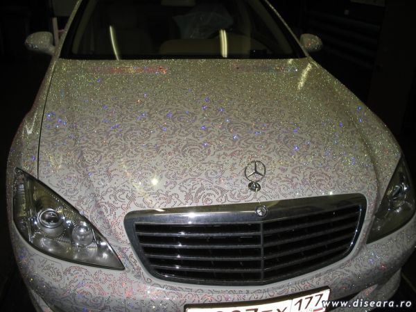 A doua culme a kitsch-ului (... da, da, sunt chiar cristale Swarovski...)