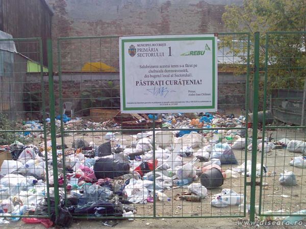Macar am aflat cine sunt cei care platesc pentru '"curatenia" asta.