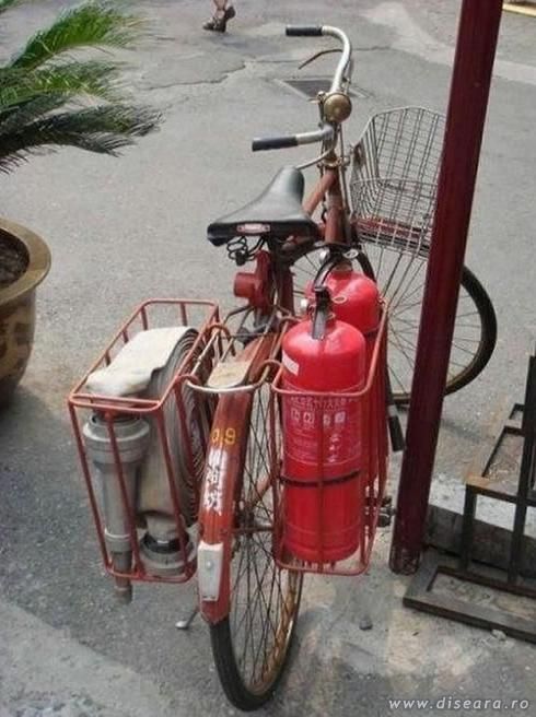 Si la pompieri este criza... Ba fac si economie de materiale, ca pana ajung ei... se stinge singur incendiul...