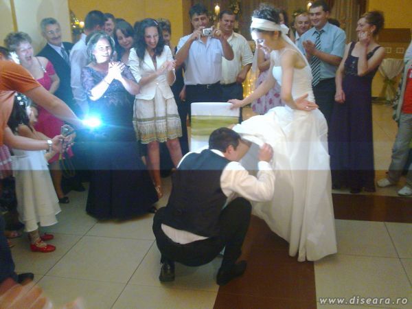 Is the curious man the groom ?!