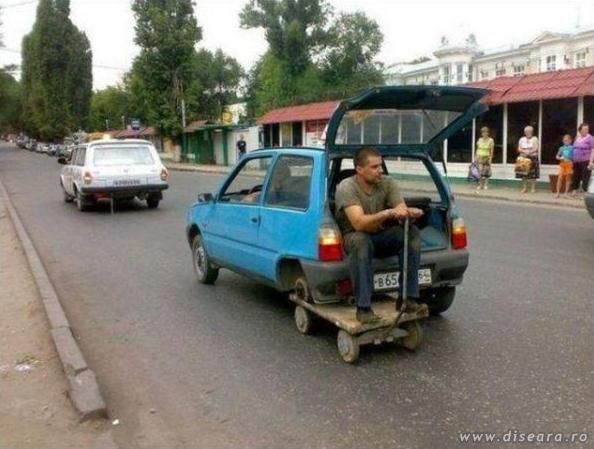 The car with... 7 wheels !