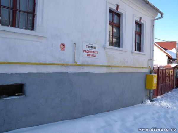 Private sidewalk ?!