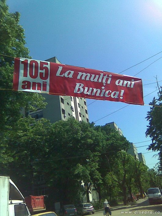 La multi ani, bunico ! Bonus de la guvern: 15% discount la pensie...