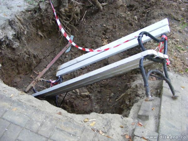 Daca doriti, puteti sa va relaxati pe banca...