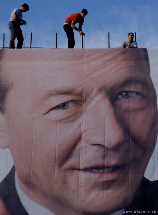Ce-o fi-n capul lui Basescu ?