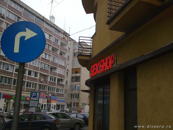 Obligatoriu la dreapta, macar astazi !