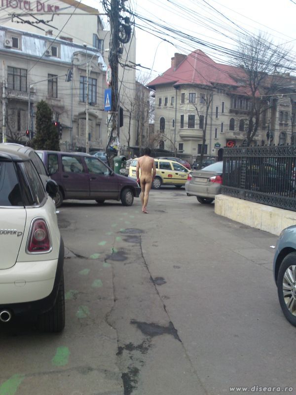 Walking through Romana Plaza...