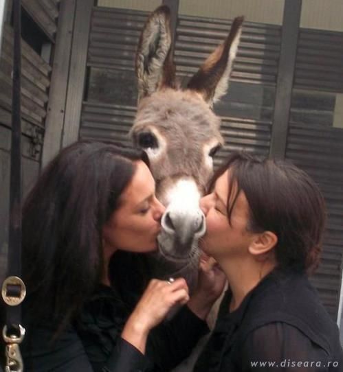 Two girls and a... what ?!