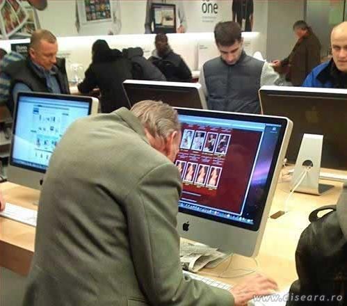 Internet Cafe