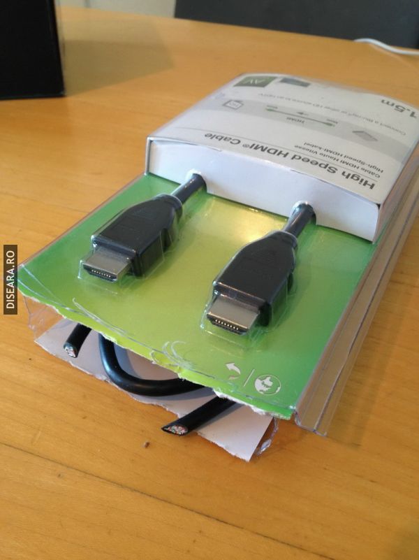 Mi-am luat cablu HDMI si l-am taiat frumos, cu foarfeca
