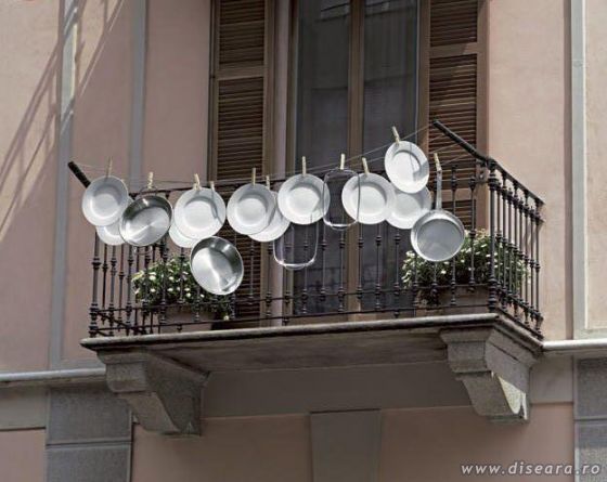 Dishes to dry