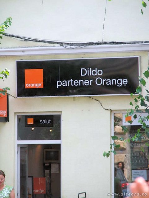 Astia vand telefoane sau vibratoare?