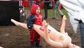 Daddy, daddy... I found a nice doll !