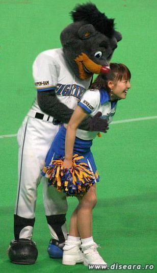 I know how to apply the Heimlich method!