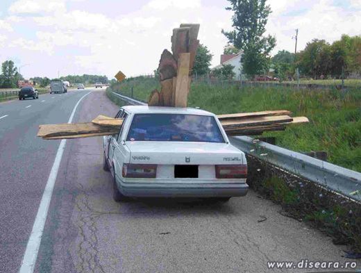 Masina cu coasa de lemn